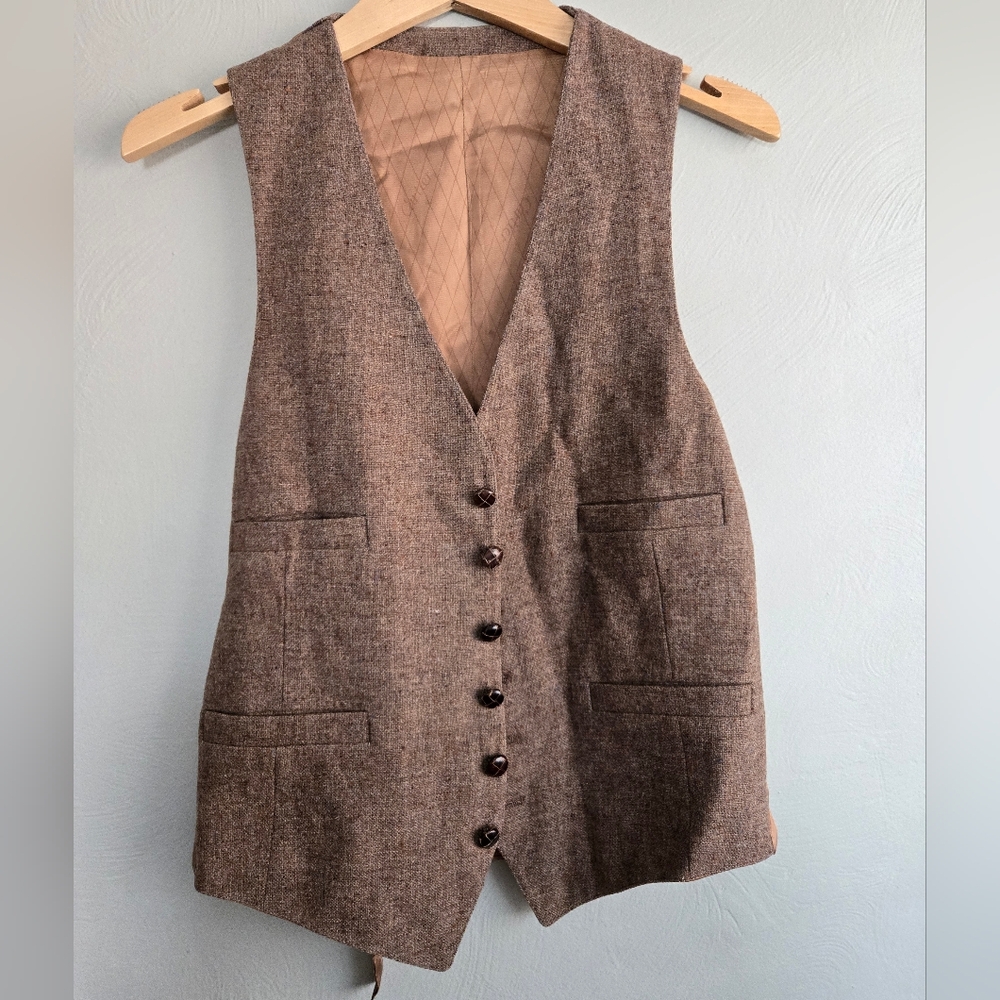 Cartier• Vintage Brown Button-Up Vest. 24in Long, 18in Pit To Pit